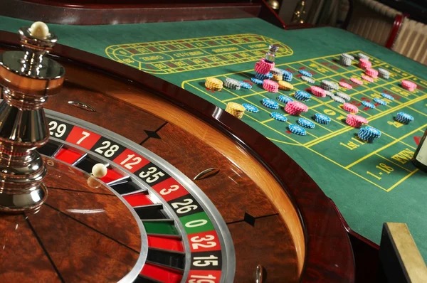 Poker strategy guide showing position, hand strength, and betting decisions